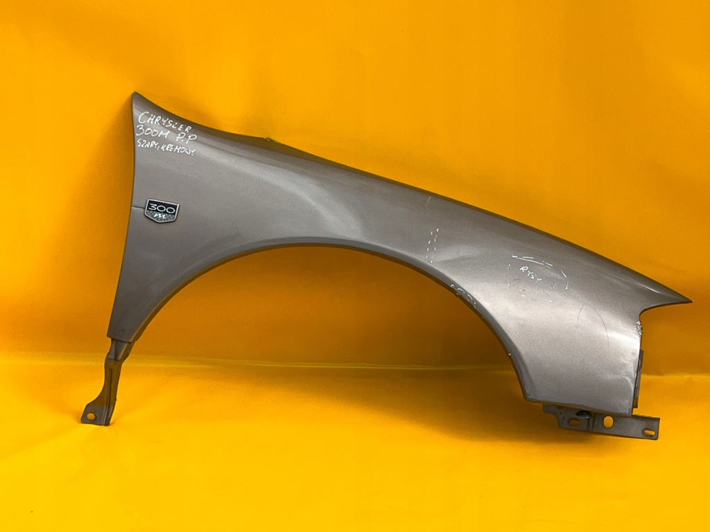 Крило правий перед chrysler 300m 1999-2004r . в Україні