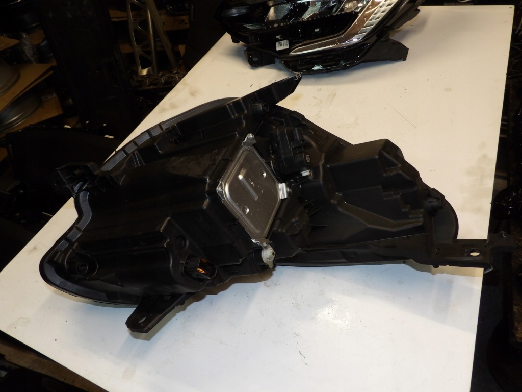 фото №2, Лампа левая передняя 260608054r renault captur ii 2