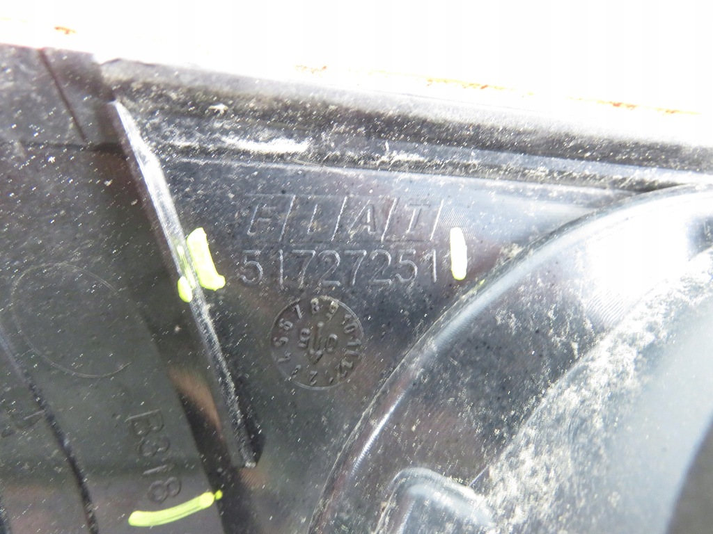 фото №8, Лампа правая задняя крышка багажника fiat croma ii 51727251