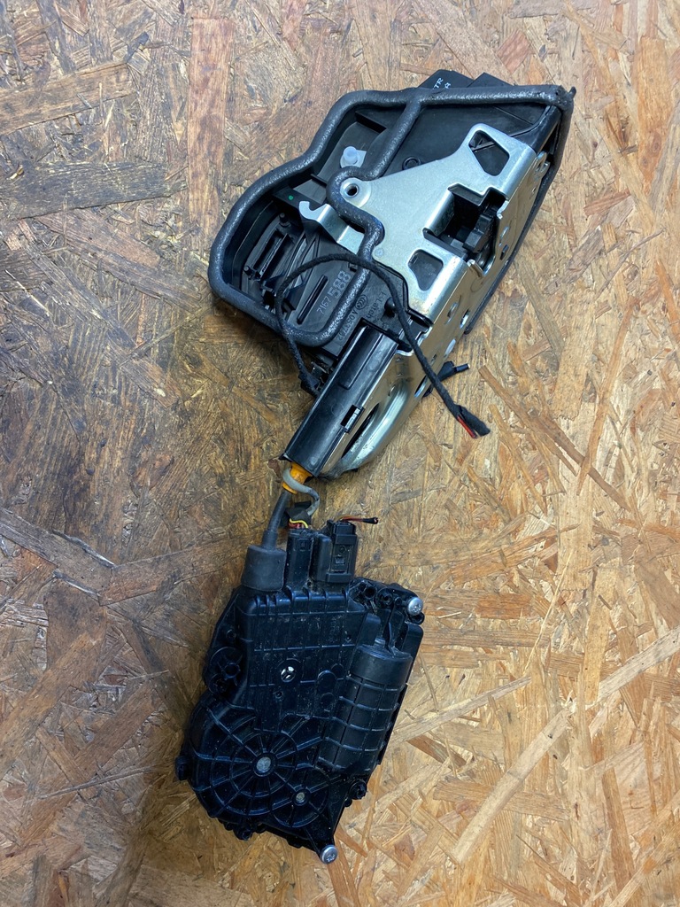 фото №1, Bmw e70 замок доводчик дверь правый задняя 7167588