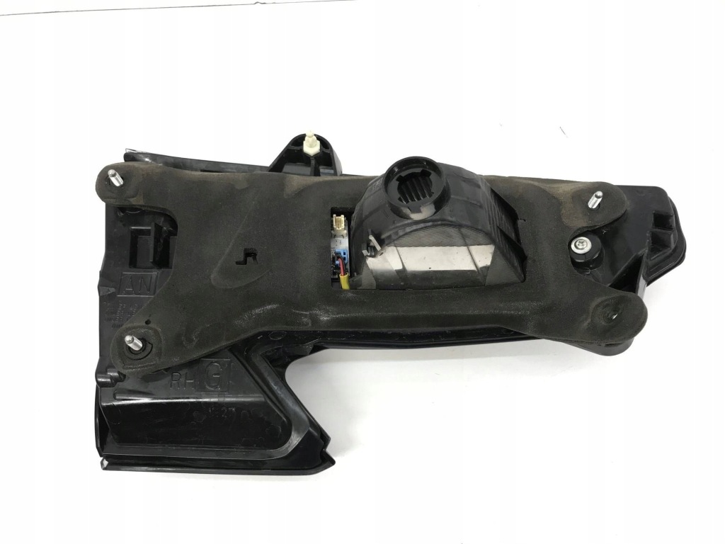 Купить Subaru legacy outback 2021- фара задняя правый  задняя  w крышке  led stanley w4708