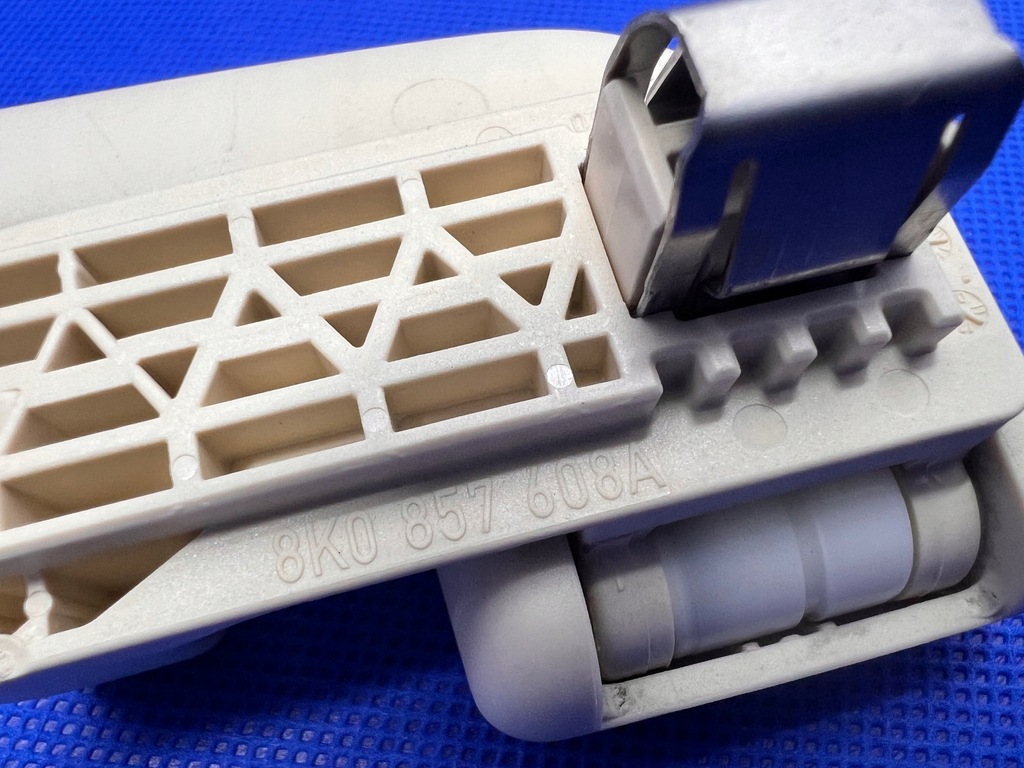 фото №7, Audi a6 a7 c7 4g ручка потолочный правый задняя 8k0857607b 8k0857608a jj3