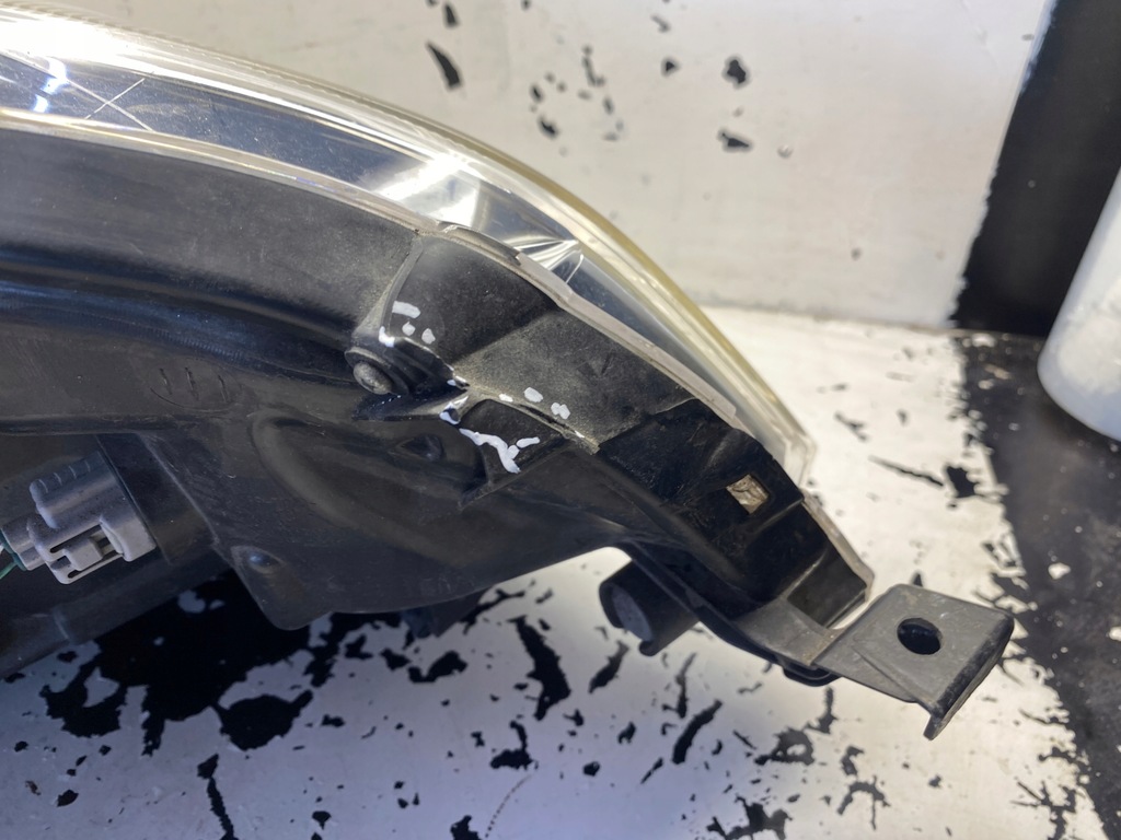 фото №9, Subaru trezia лампа лівий перед