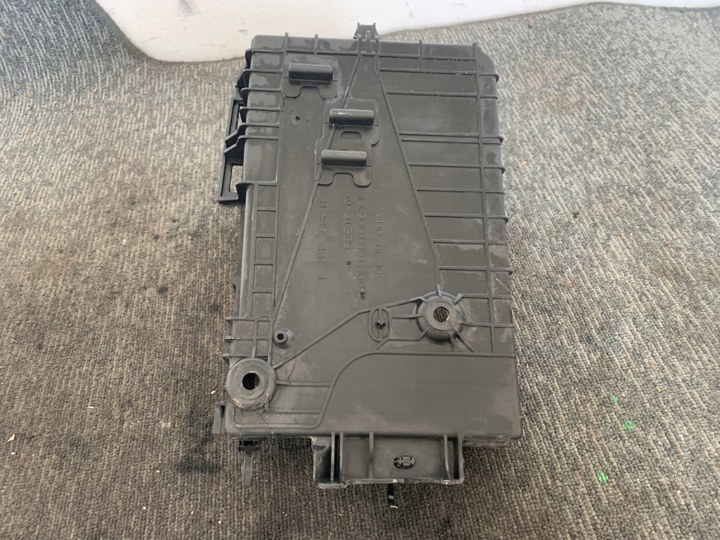 Купить Opel crossland x 1.2 thp корпус основание аккумулятор оригинал европа