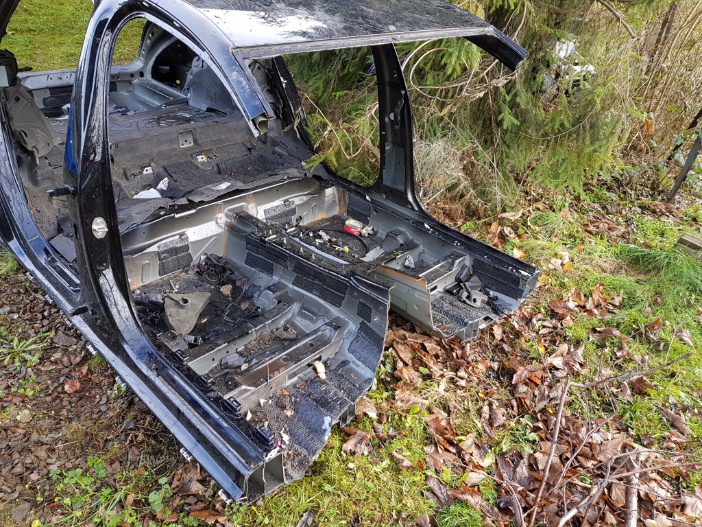 фото №7, Audi a6 c7 avant четверть левая правая задняя поддон задняя крыша крылья ly9b