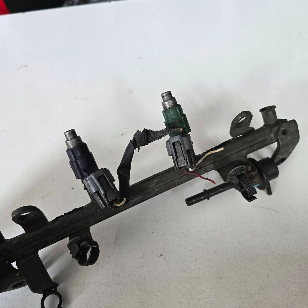 фото №2, Mazda premacy 2002 110012j60 молдинг упорскування 110012j60