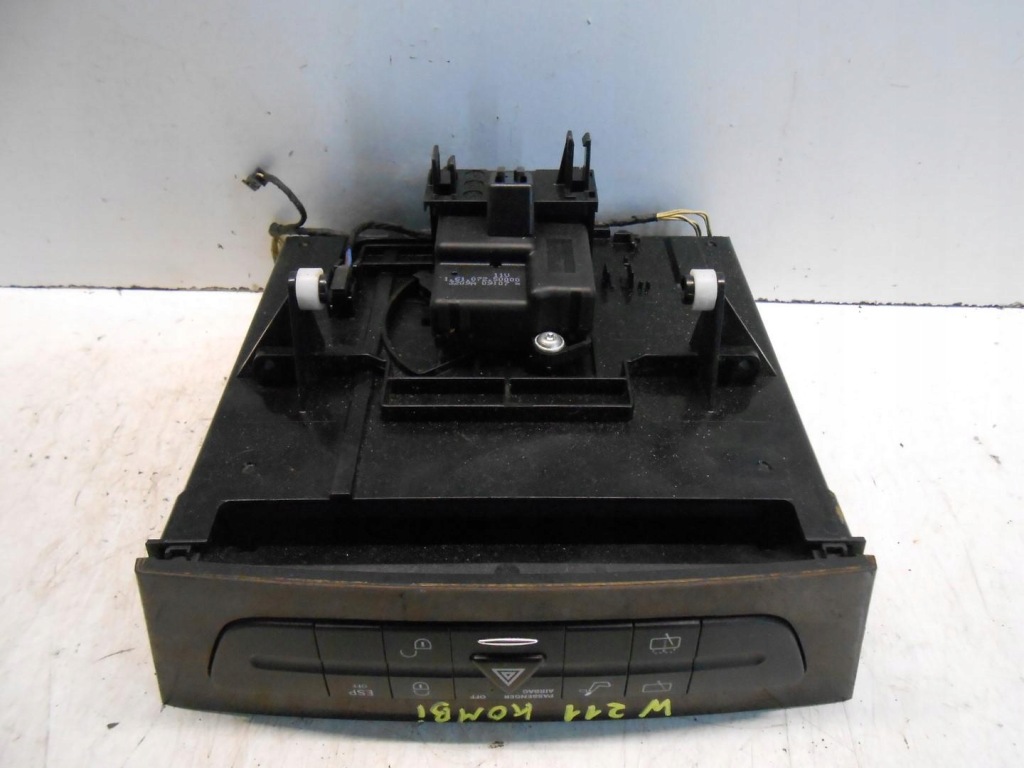 фото №3, Панель кнопка света аварийных кнопки mercedes w211 #