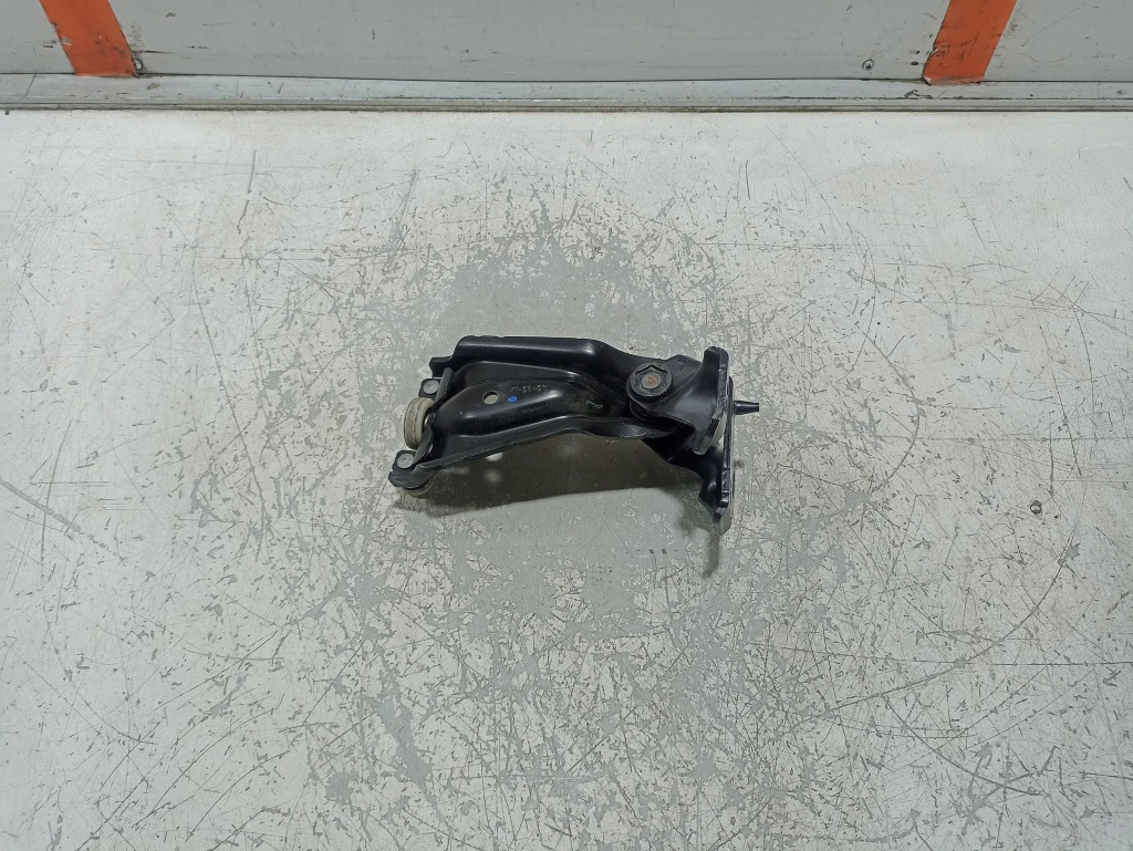 Ford courier mk3 петля ролик двері лівий середній r2x6-v25020-a Ціна