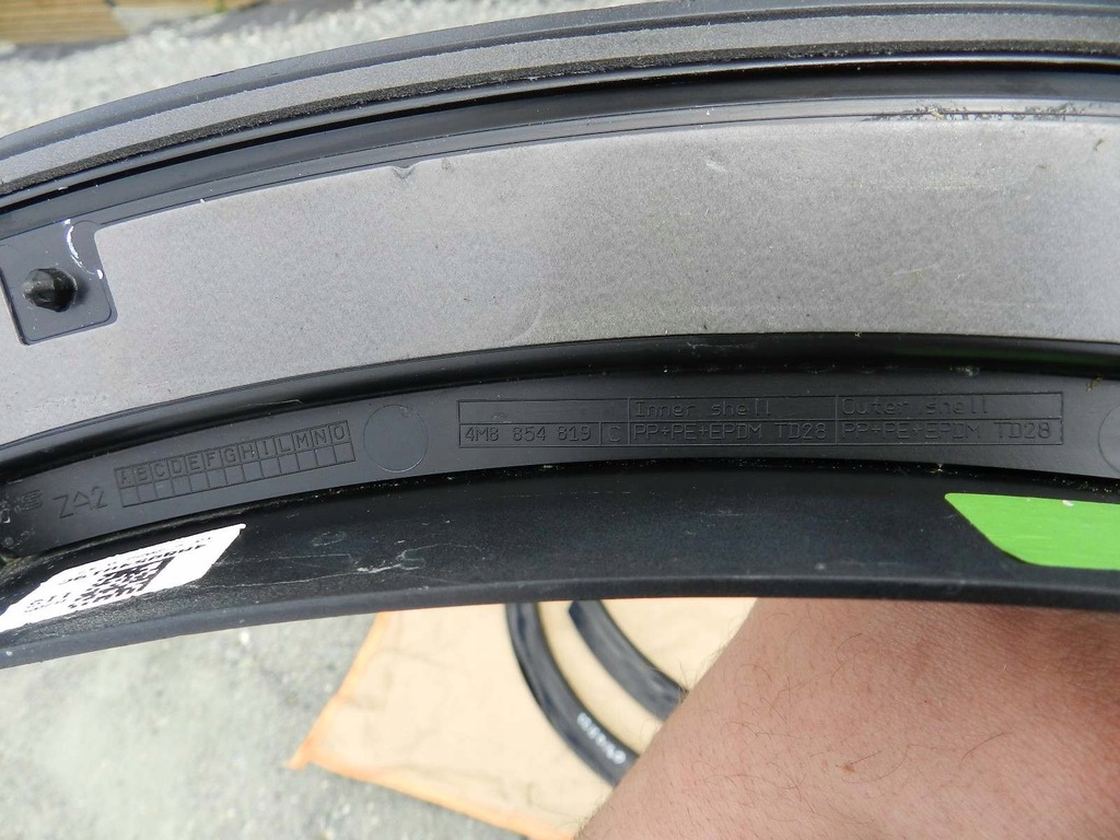 фото №8, Audi rsq8 молдинг крила задня ліва права сторона