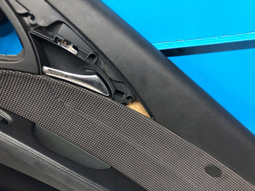 фото №3, Mercedes w211 оббивка обшивка двері правий задня