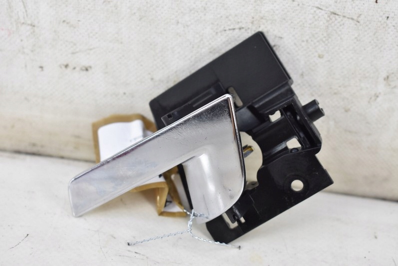 фото №2, Ручка внутренняя левая перед vw phaeton 03r