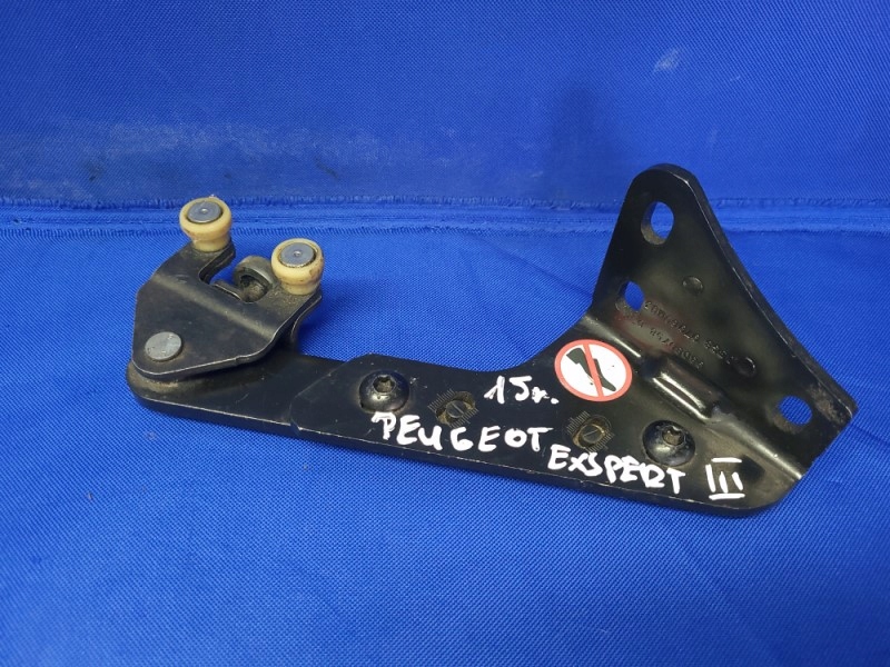 фото №1, Ролик направляющая дверь боковых правая jumpy iii expert iii proace ii