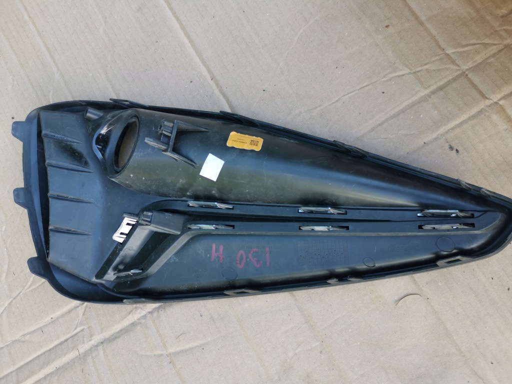 Hyundai i30 рестайлінг  решітка бампера права 86564-g4520 в Україні