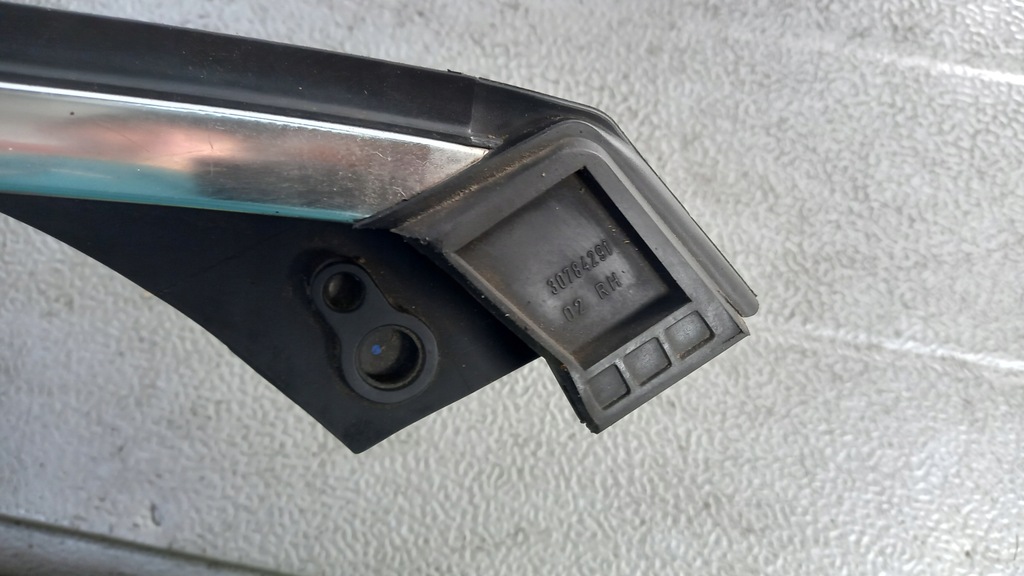 фото №8, Молдинг декоративная правый перед volvo s80 v70 30784291