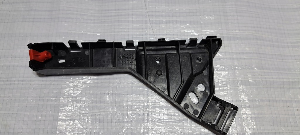 фото №1, Opel insignia a напрямна бампер перед правий 22798556