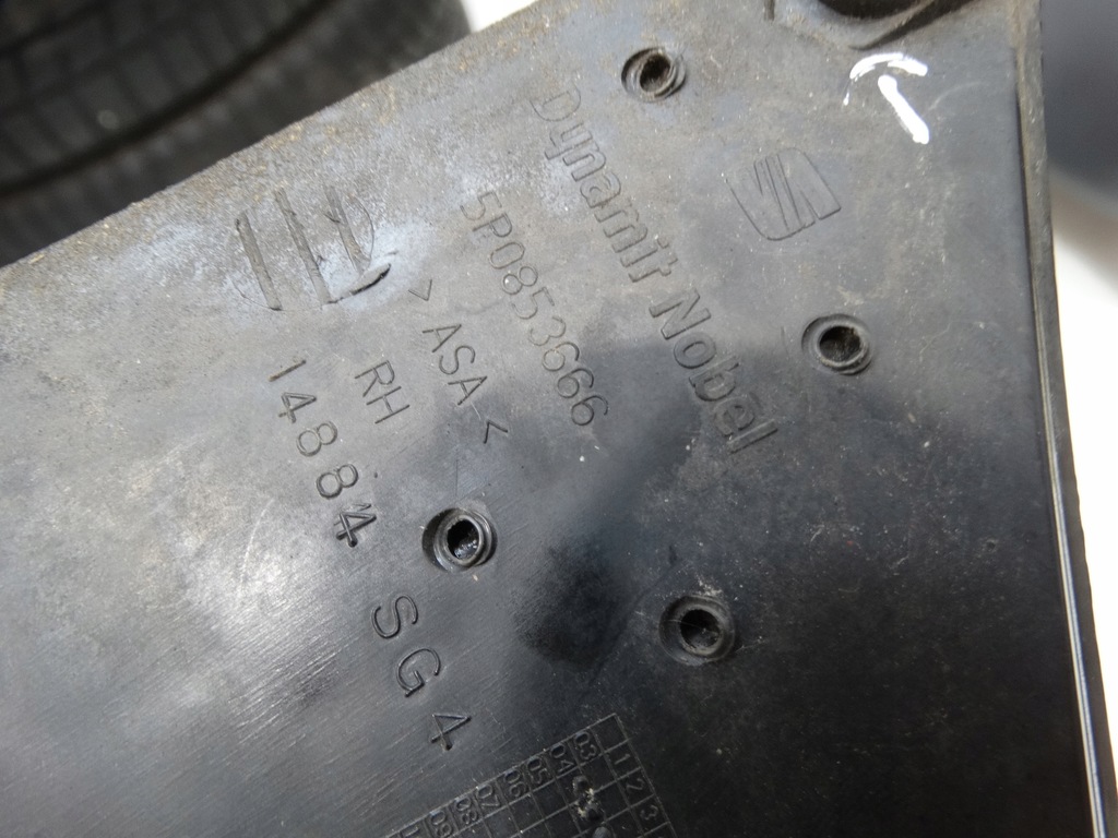 фото №9, Решётка бампера правый перед seat altea 03-08r. 5p0853666