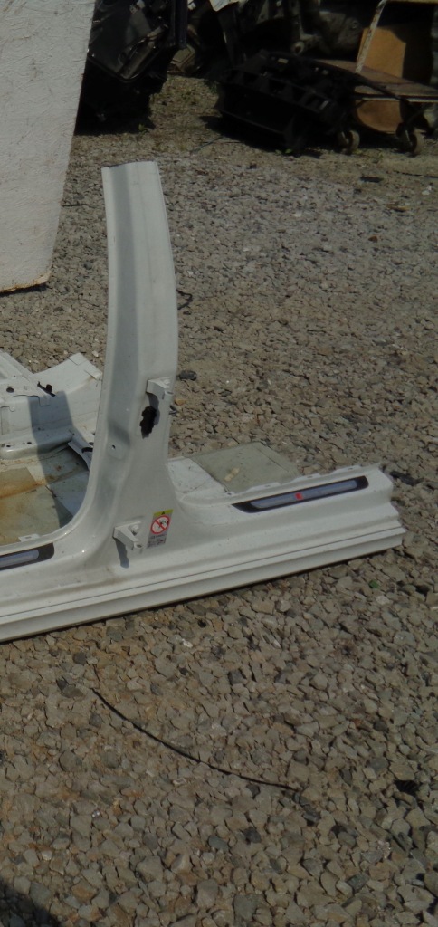 фото №1, Audi a1 8x 5d порог блок двигателя средний правый 10-18r