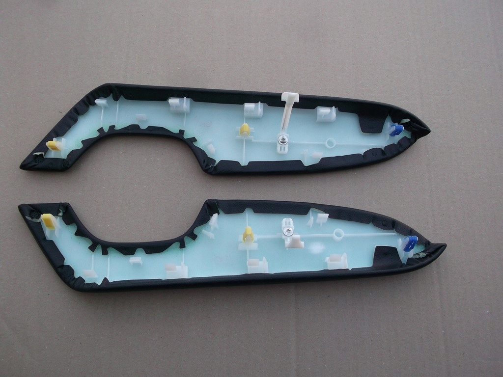 фото №4, Toyota prius iv подлокотник обшивка перед