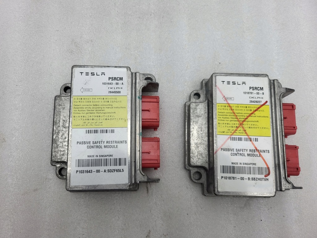 фото №1, Tesla s блок керування модуль подушка безпеки 1031643-00-a