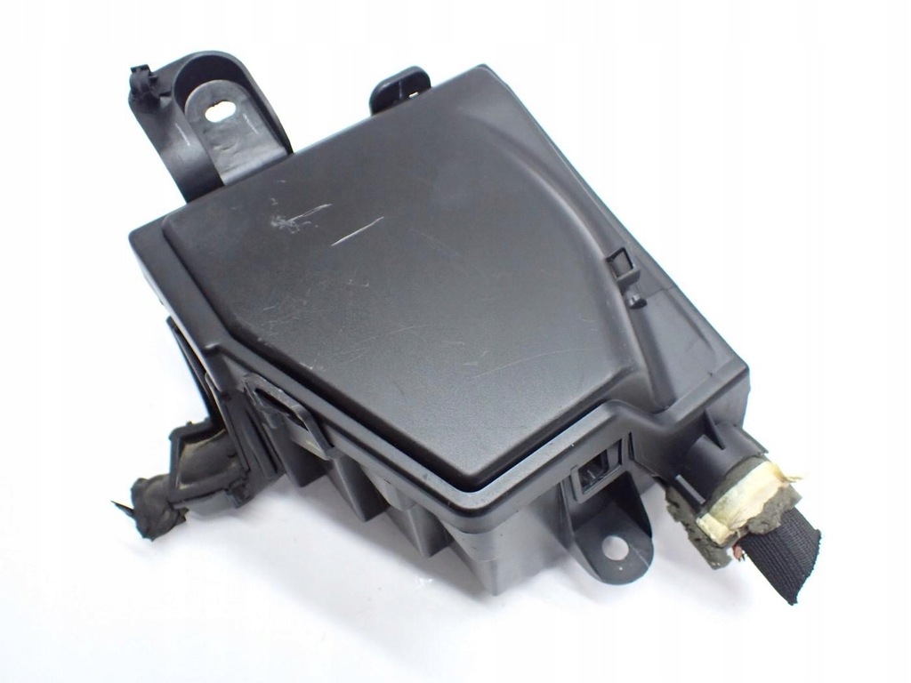 фото №1, Корпус коробка запобіжників dacia duster i 11r