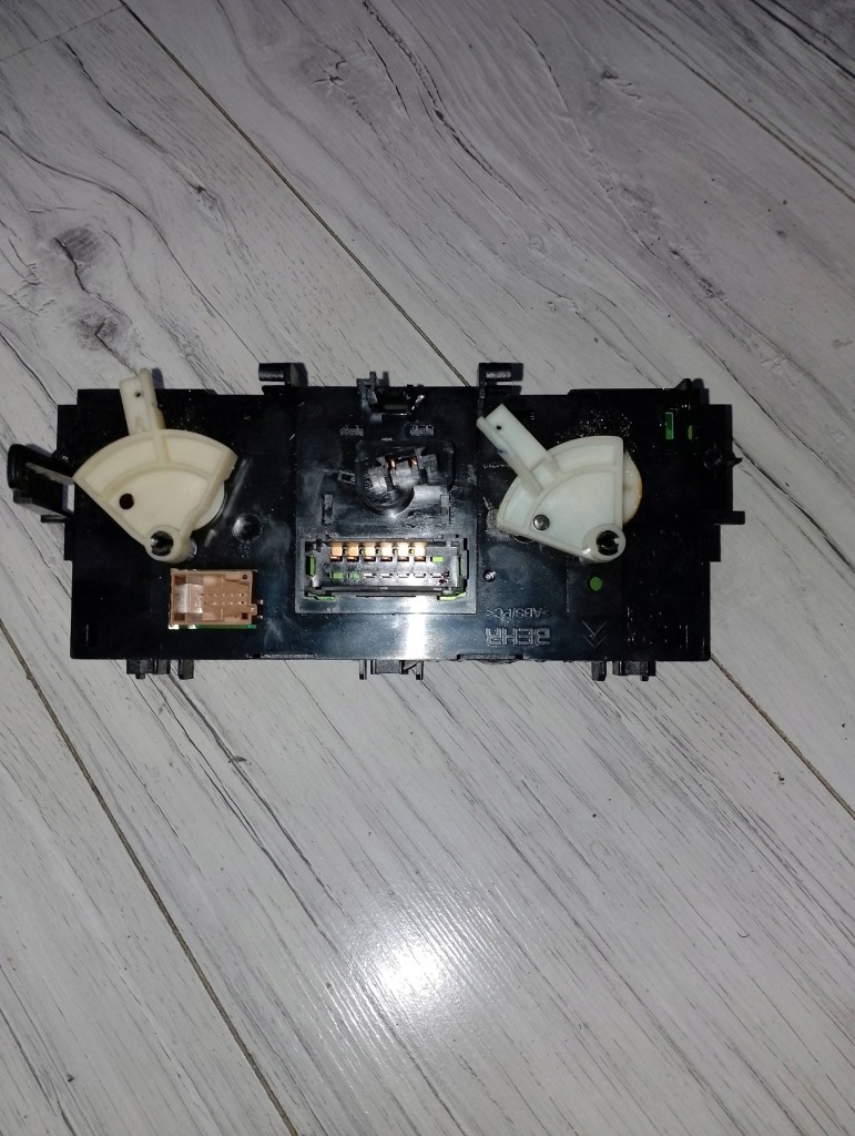 фото №4, Панель обдув 400018002 citroen c3 ii