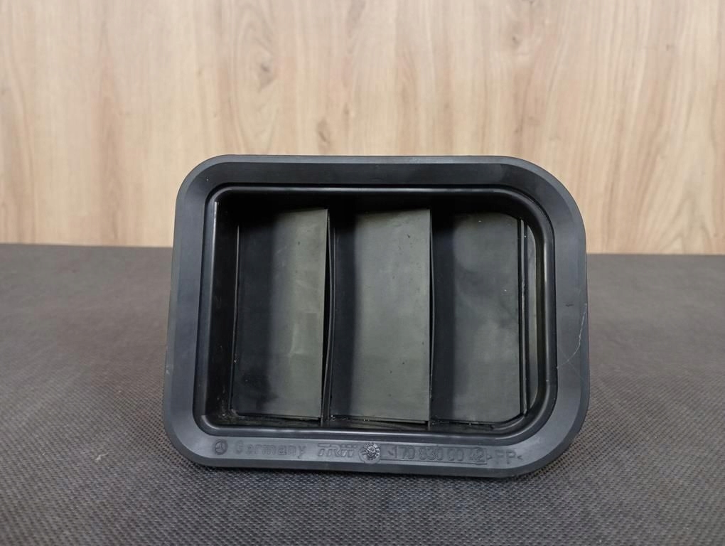 фото №1, Mercedes slk r170 lift решётка вентиляционная кузов a1708300042