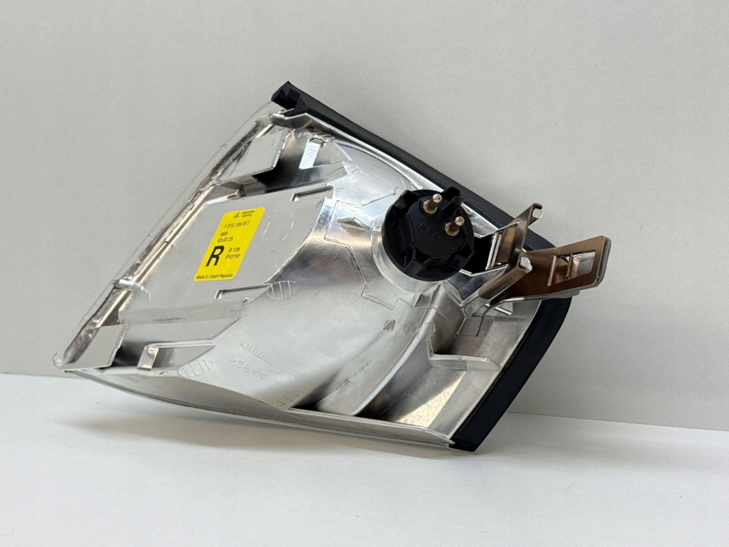 Оригинальный правый поворотник передний mercedes-benz sl r129 1315106917 с Разборки