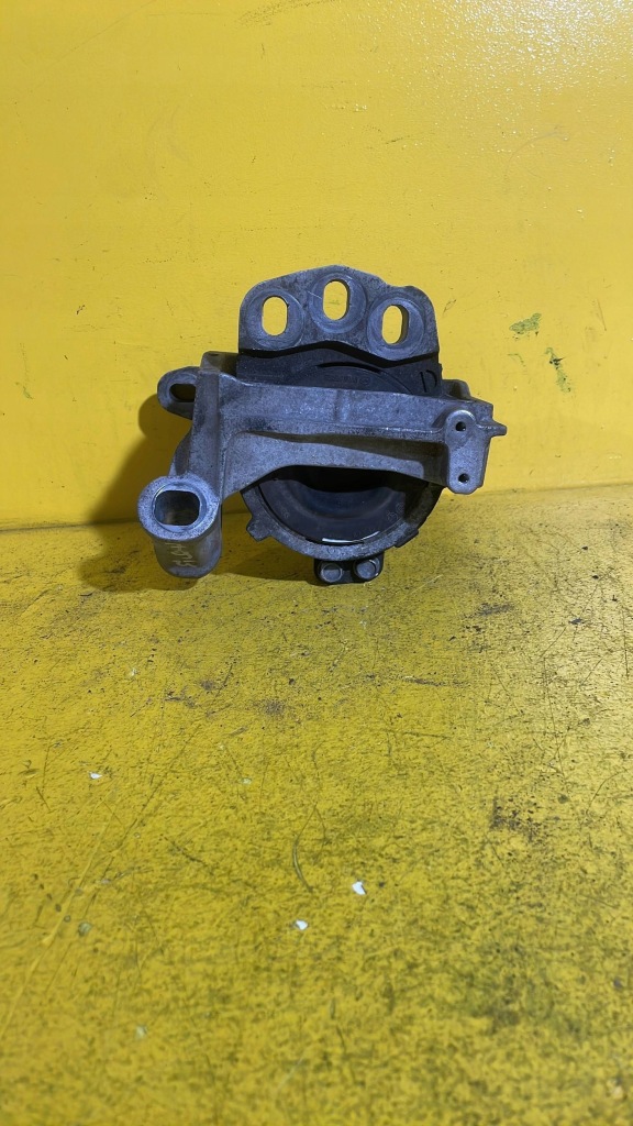 фото №1, Mazda 6 iii - правая сторона кронштейн двигателя