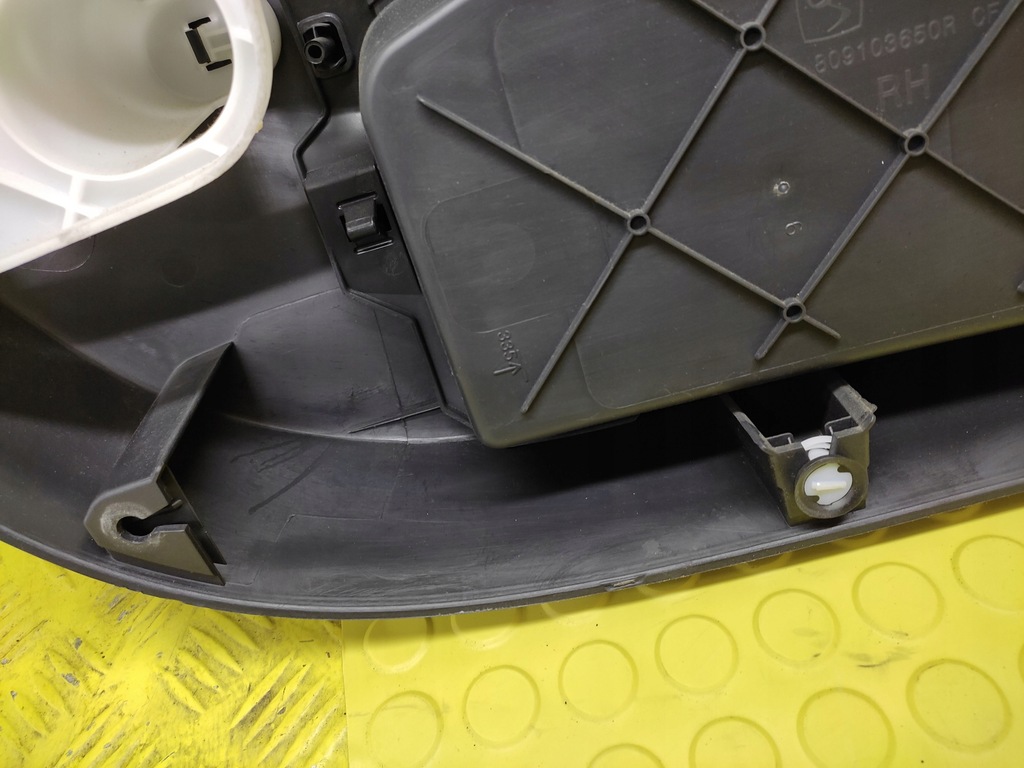 фото №7, Dacia sandero обивка обшивка дверь правый перед