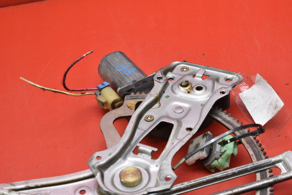 Підйомник скло правий перед eu 6004pa1033 mercedes ml w163 рестайлінг  01-05 Недорого