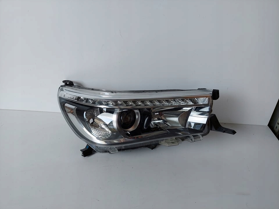 фото №1, Лампа права перед передня toyota hilux 16- led