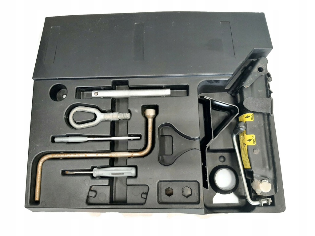 фото №1, Вкладиш багажника bmw z3 1093840