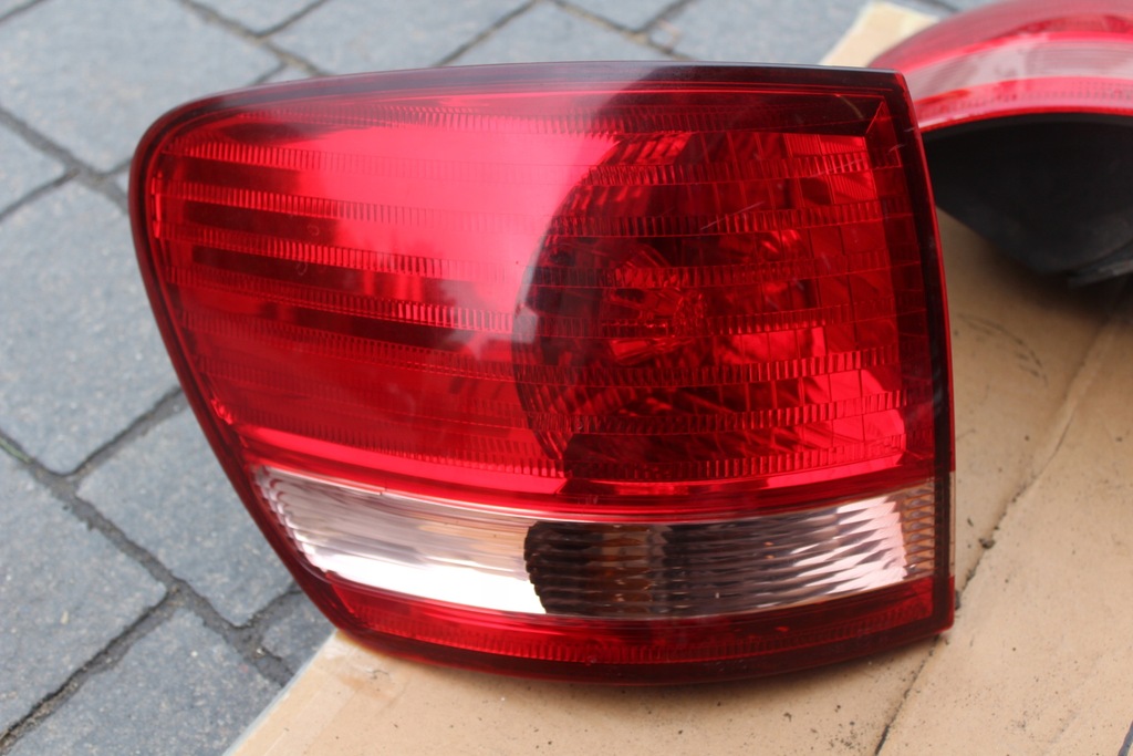 фото №1, Лампа левая задняя задняя avensis verso