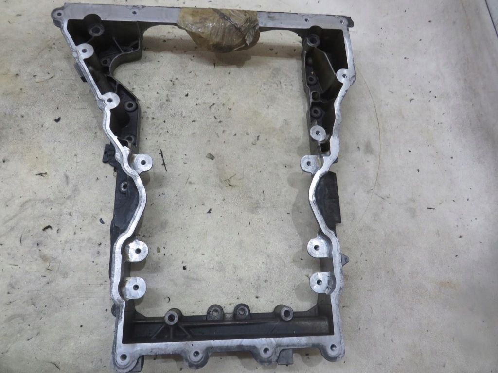 Поддон масляная mercedes 2.2 cdi a6510140302 Цена