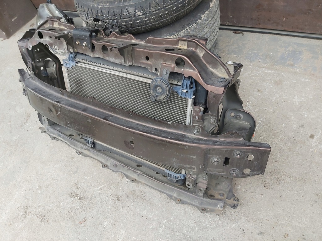 фото №7, Toyota yaris iii pas передній бампер капот крила kompletny перед 1,33