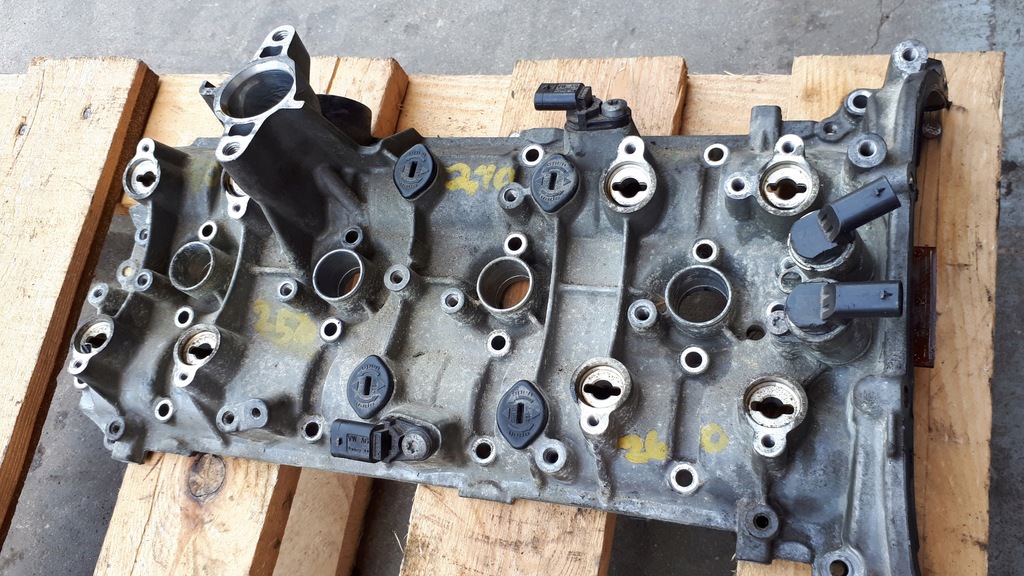 фото №15, S6 c7 4g a6 головка клапанов левая 4.0 tfsi s7 4g