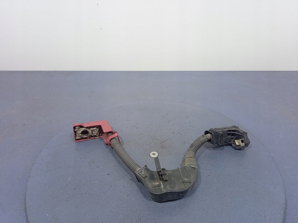фото №1, Toyota auris ii e18 клемма плюсовая 28181-33010