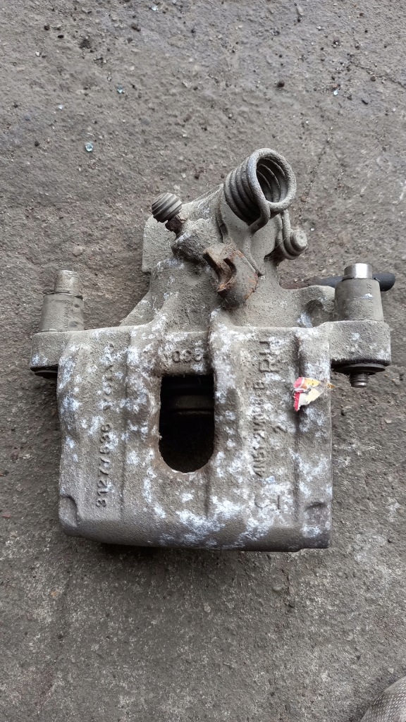 фото №1, Суппорт задняя задний правый volvo v50 s40 ii 2.4b