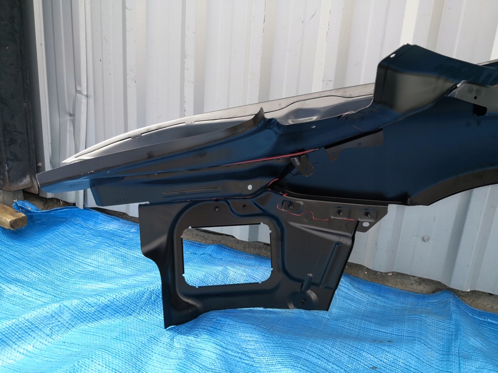 Mercedes amg gtr gtc roadster 190 крыло левый задний Оригинал