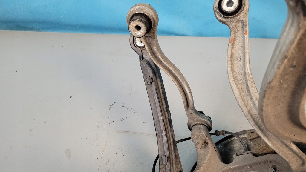 фото №8, W205 c220 поворотний кулак важелі комплект правий задня