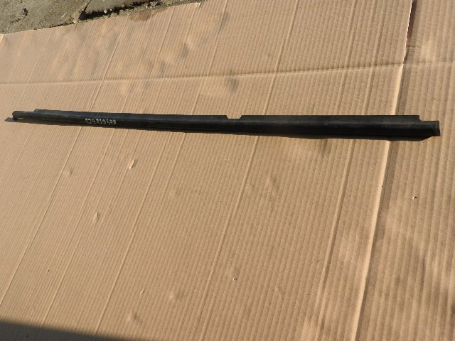 фото №1, Skoda rapid kombi молдинг уплотнитель дверь правая 5j9839478