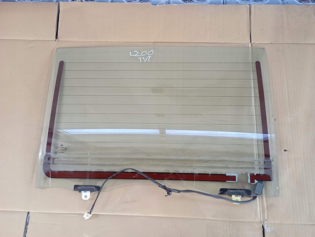 фото №1, Mitsubishi l200 стекло задняя задняя