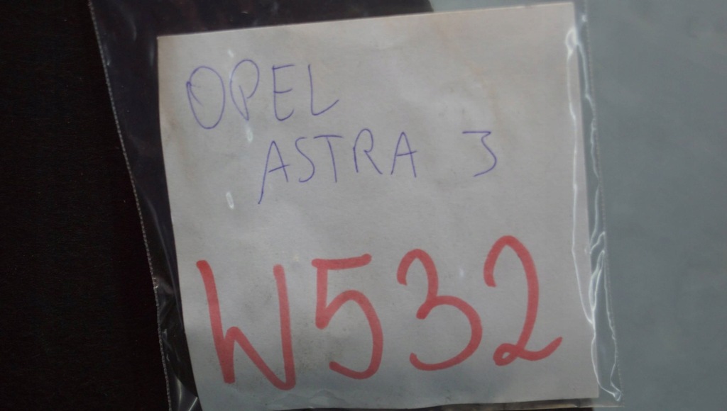 фото №12, Шумоизоляция капот + клипсы opel astra j 5d 13272647 w532