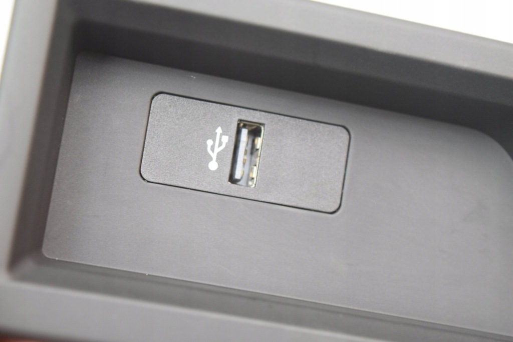 Usb bmw 3 touring f31 9207357 2.0l дизель 140kw 2018 Зі Шроту