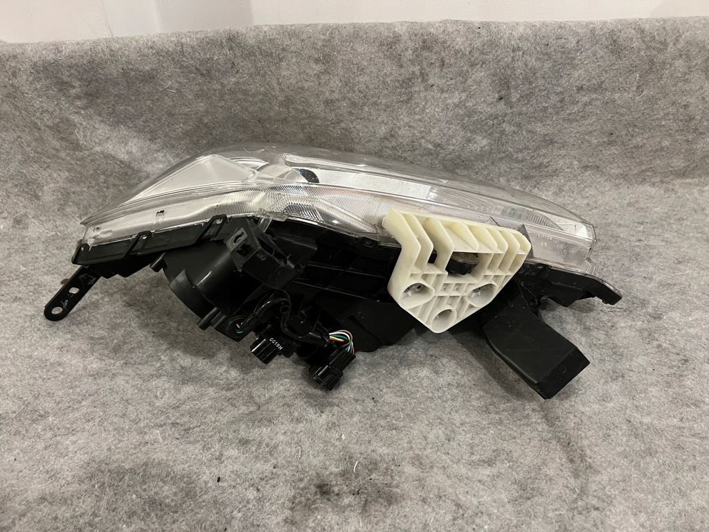 фото №8, Nissan navara d23 права лампа ксенон