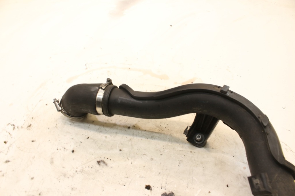 фото №4, Труба інтеркулер турбіни 6r0145770a vw audi seat skoda 1.6 tdi