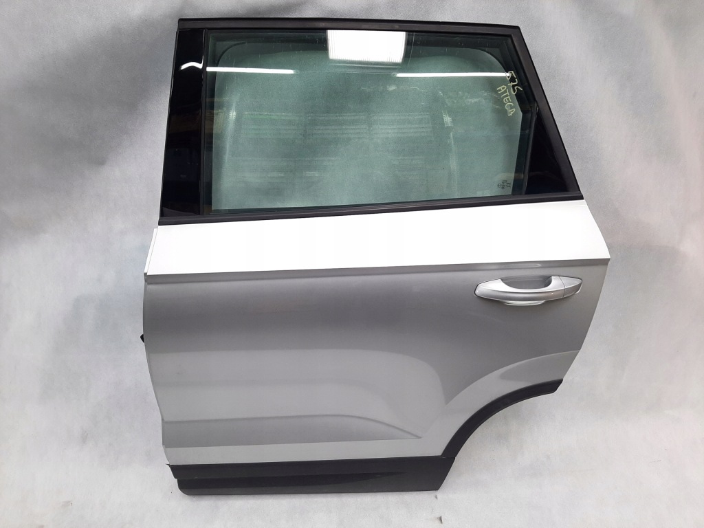 фото №1, Seat ateca 2016- двері ліва задні лівий задня повний сріблястий