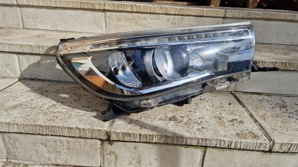 фото №2, Toyota hilux фара правий led 2016 2017 2018