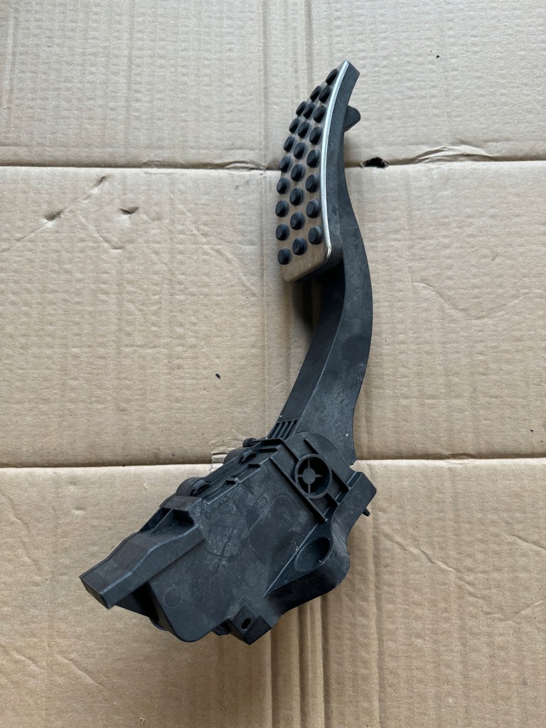 фото №1, Mercedes b 246 педаль газу 2463001404