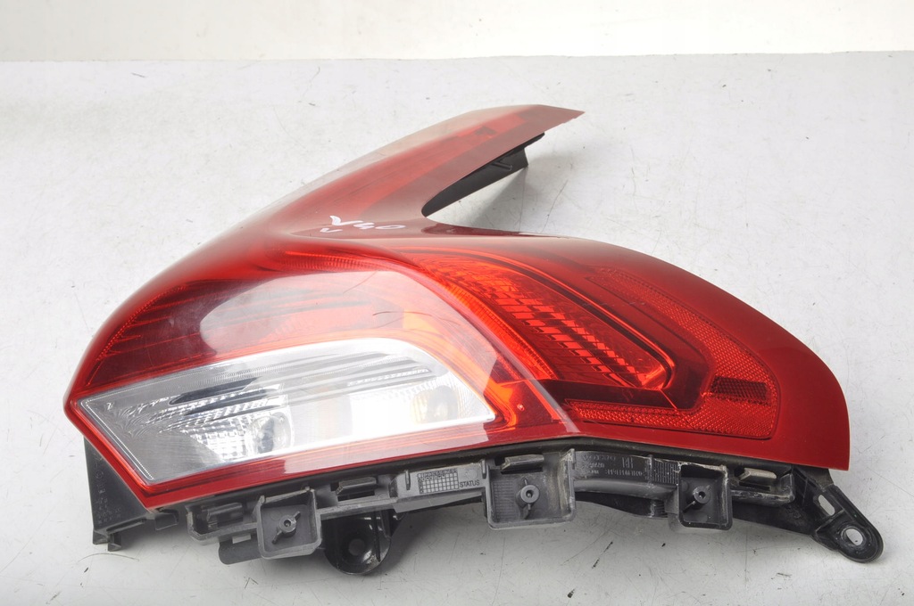 фото №1, Volvo v40 ii лампа правая задняя правый задняя 31395845